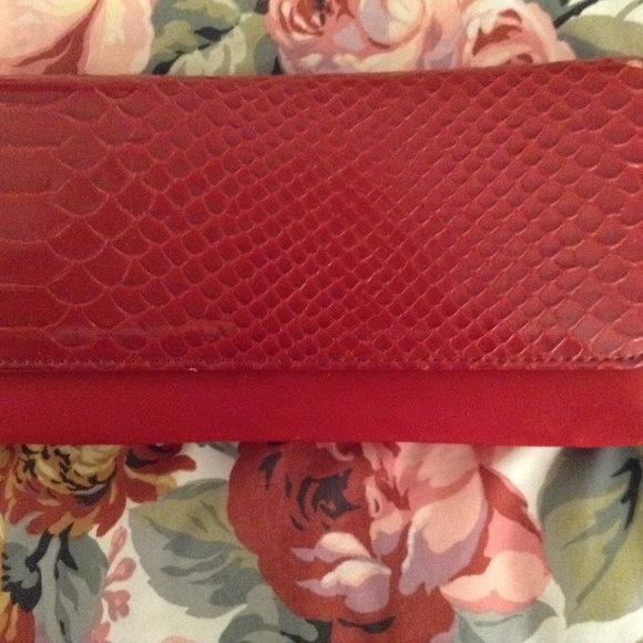 Travelsmith RFID Protected Wallet With Tags Never Used With a Few Nicks - Picture 2 of 9